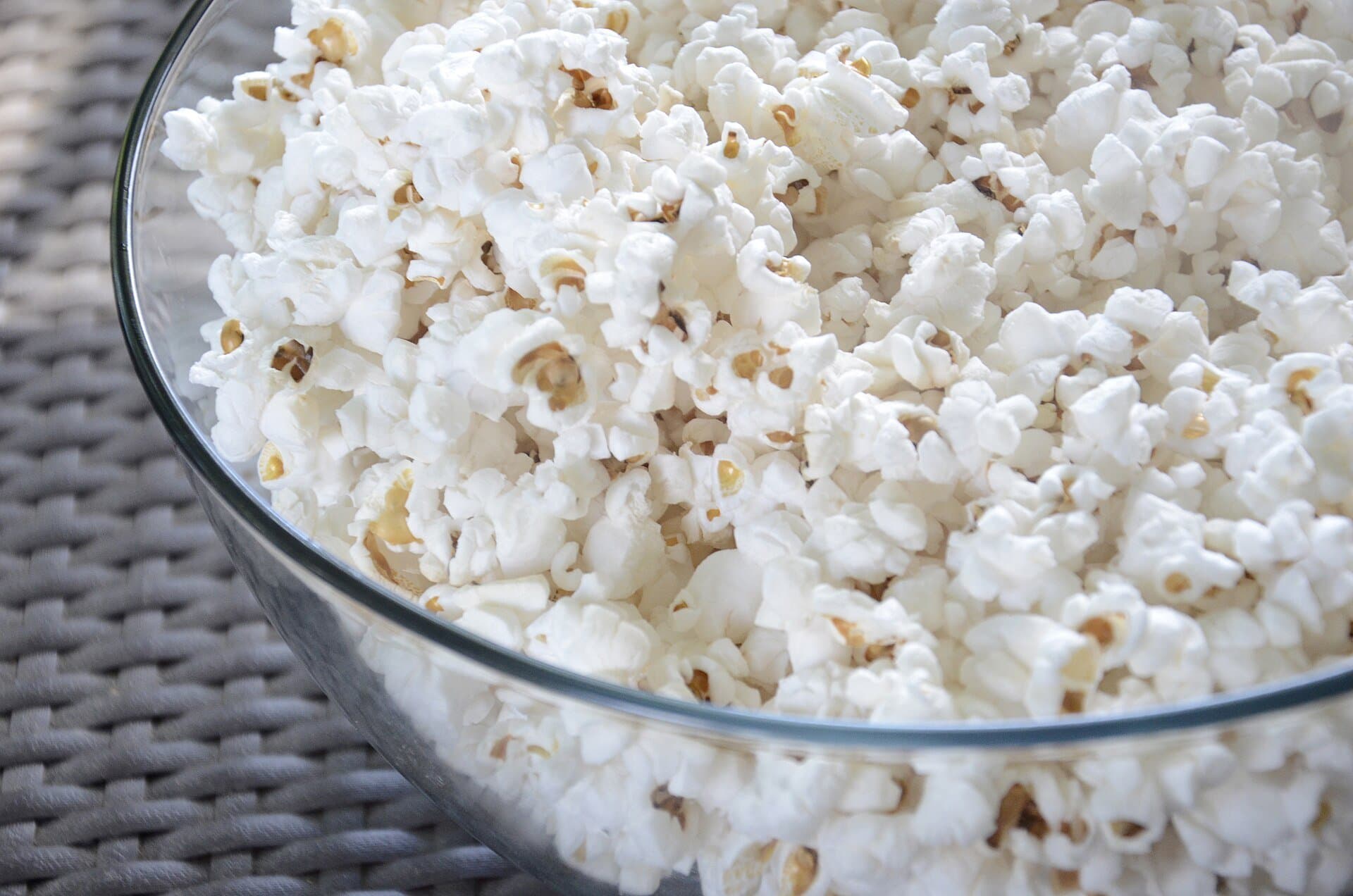 Bir oturuşta dizi bitirmek: binge-watching alışkanlığı
